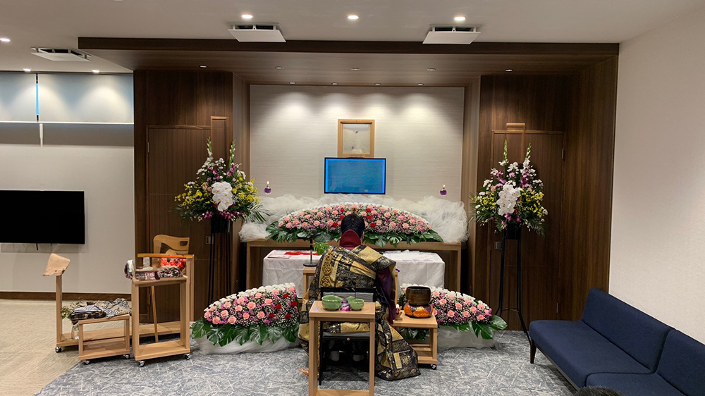 2023年12月11日 熊取ホール 家族葬プラン 親族12名 仏式 檀波羅斎場入場
