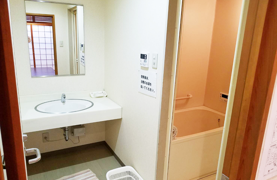 堺市立斎場／親族シャワー室