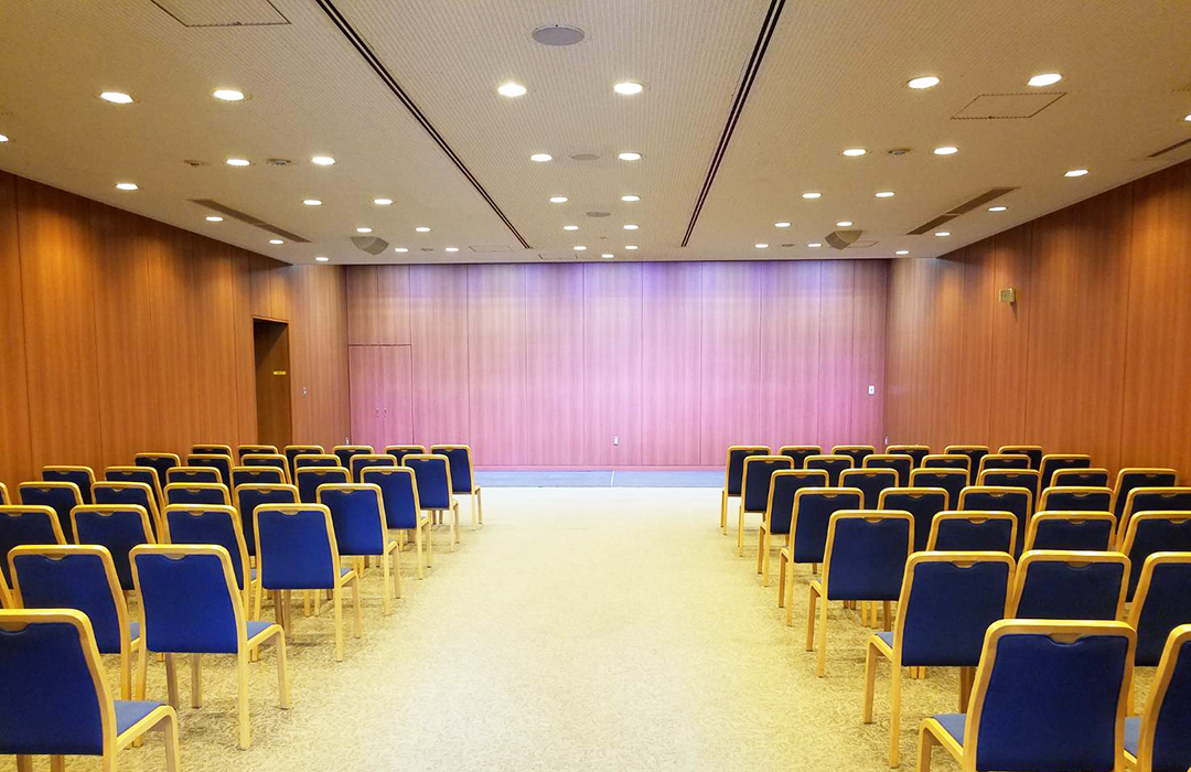 大阪市立鶴見斎場／式場